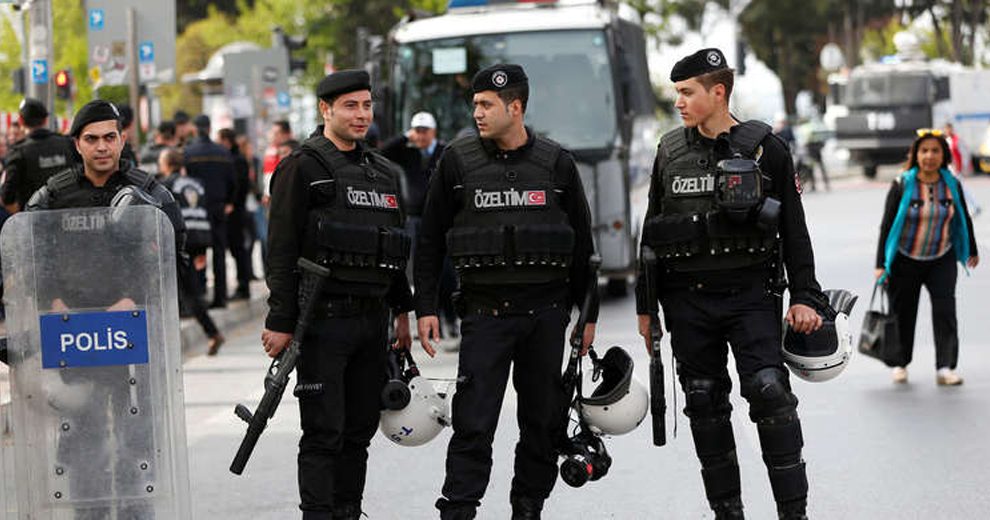 السلطات التركية تعتقل 33 شخصا بينهم اعضاء حزب مناصر للكورد