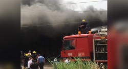 وفاة شخص بحريق في اربيل يحاصر مدنيين في بناية واندلاع آخر في دهوك