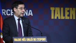 السكاكين كادت تُرفع".. لماذا يرفض بارتوميو الانتخابات المبكرة