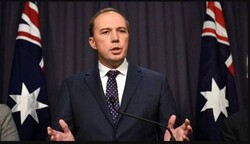 وزير الداخلية الأسترالي يعلن إصابته بفيروس كورونا