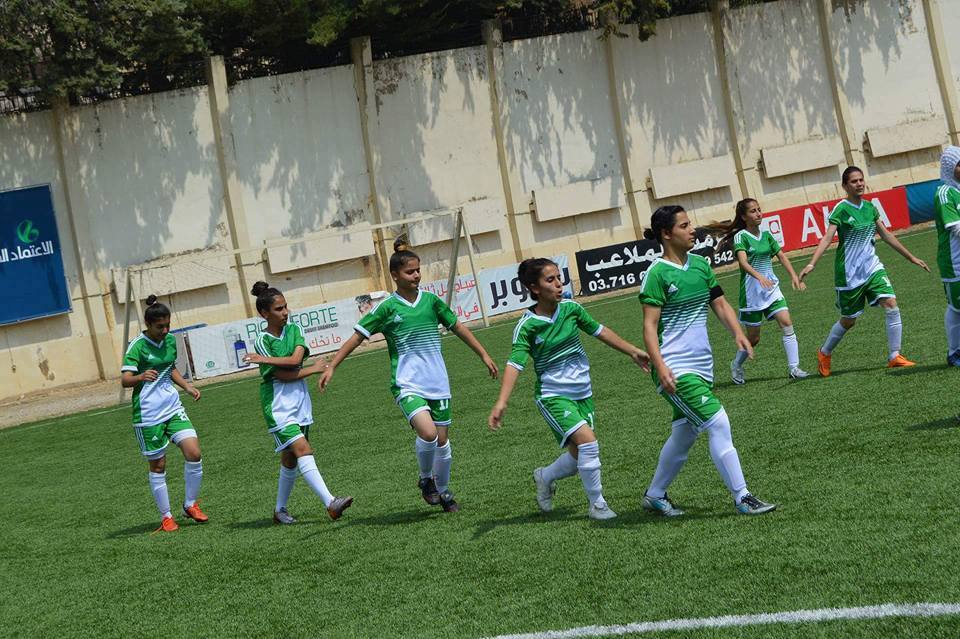 القدم النسوية تمنع مشاركة لاعبات يمارسن رياضات أخرى ببطولاتها