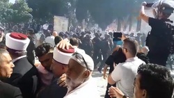 مواجهات في المسجد الأقصى بين المصلين والشرطة الإسرائيلية