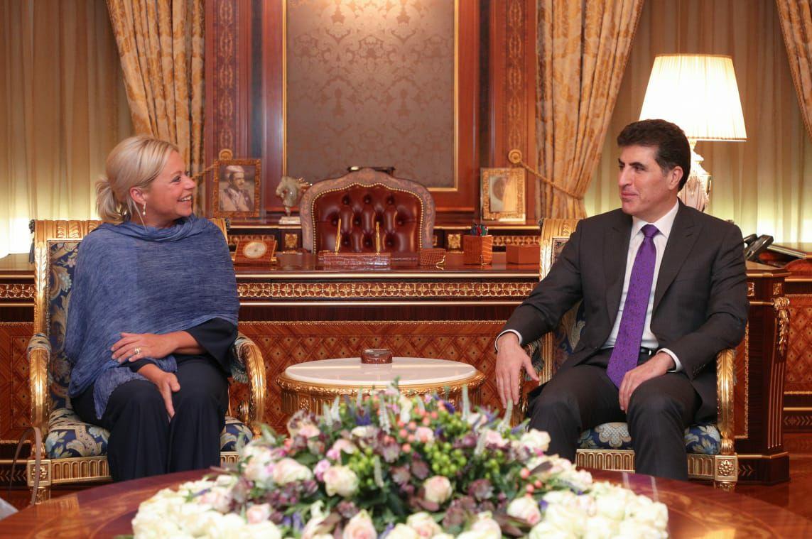 Barzani and Plasschaert stress the formation of an Iraqi government according to these conditions