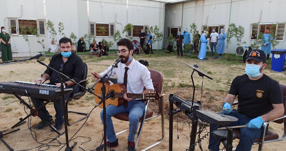 حفل غنائي خاص للمصابين بكورونا في احدى مستشفيات بغداد