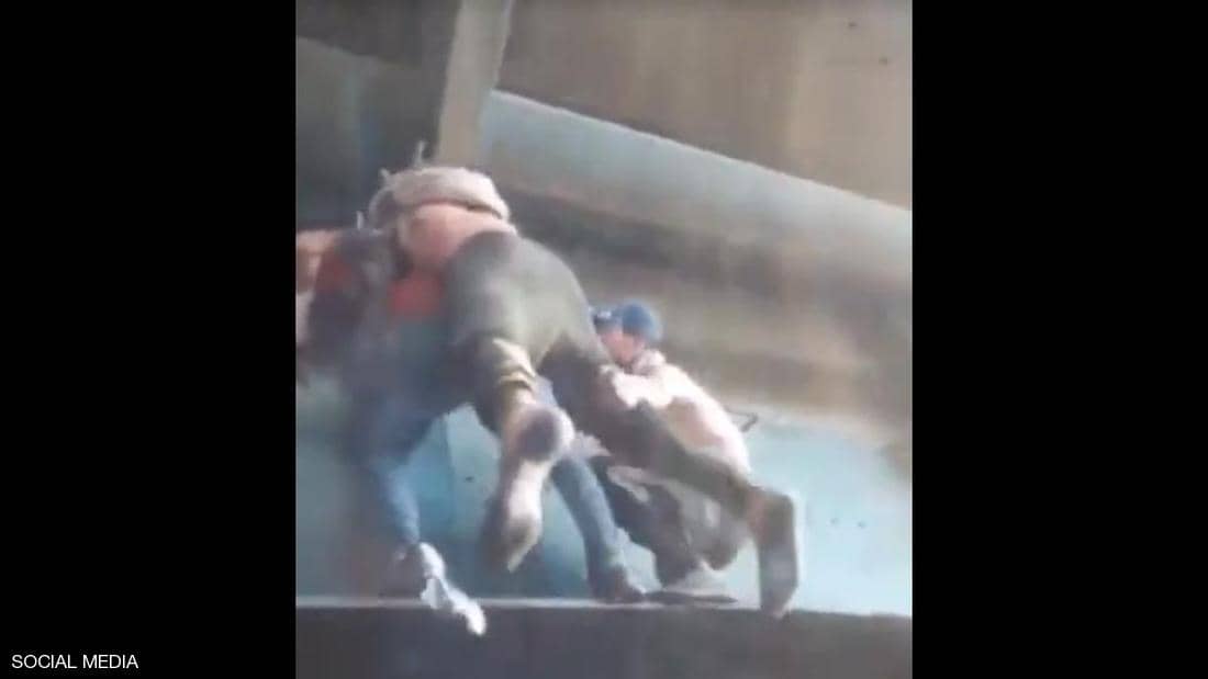 A remarkable tournament of Iraqi demonstrators with an injured colleague at the heart of the protests