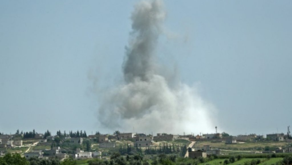 مقتل العشرات في قصف جوي ومعارك بريف حماة السوري