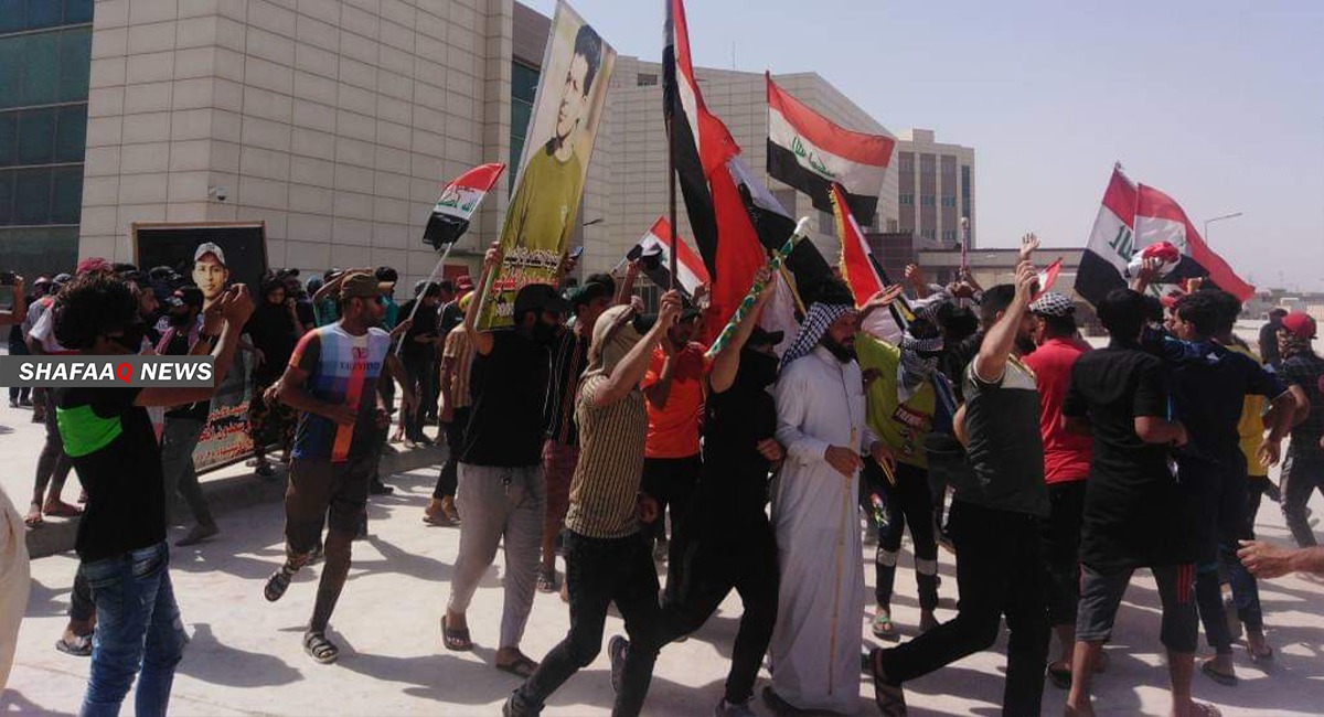 Escalation in southern Iraq: protestors are forcing directors to resign