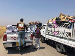 Donating food and health supplies to Sinjar