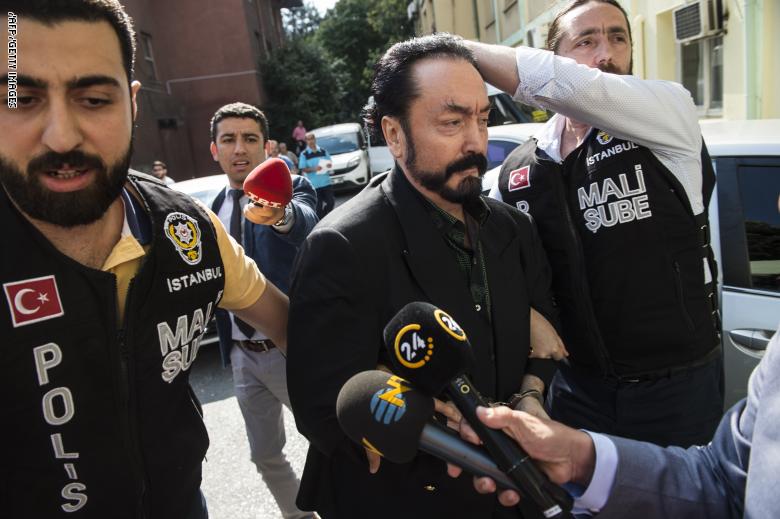 عدنان أوكتار يفجر مفاجأة بالمحكمة: أردوغان كان يتردد على منزلي